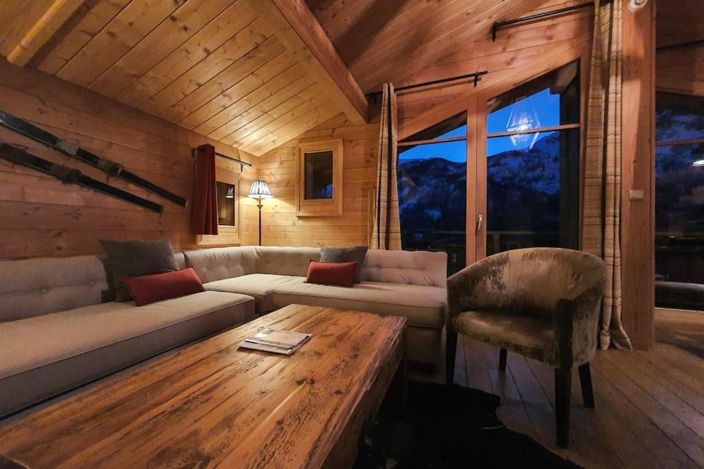 Cosy 4 Bedroom Chalet With Hot Tub Saint-Marcel  Buitenkant foto