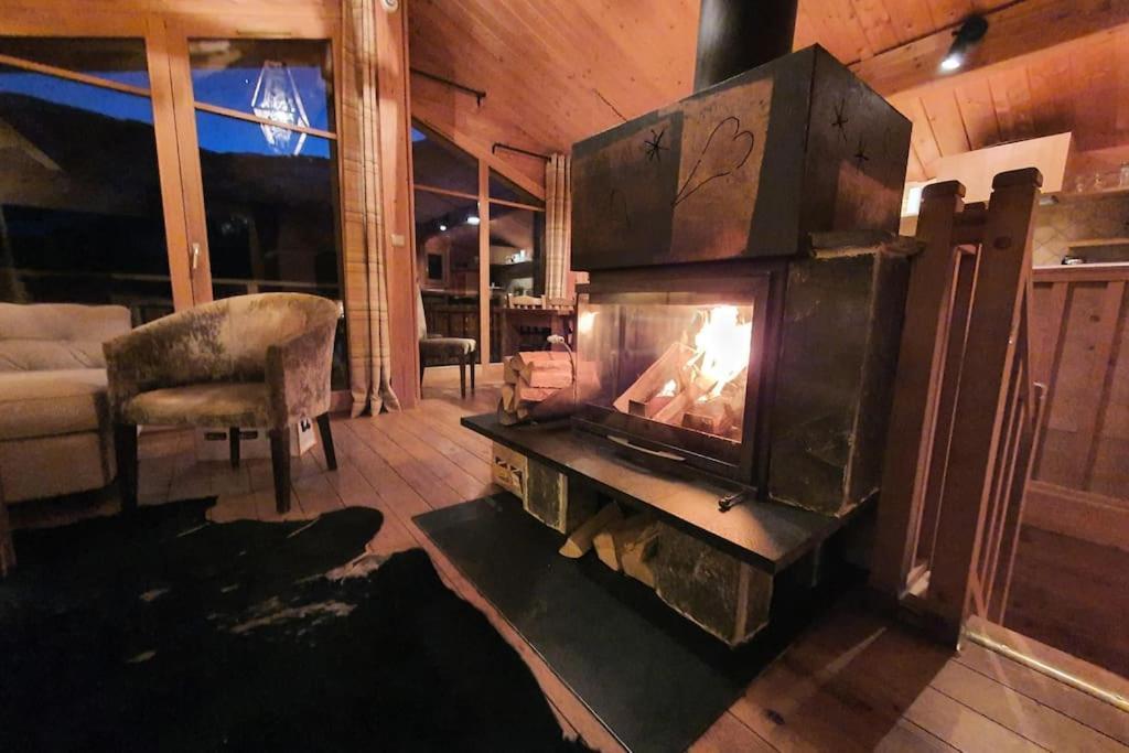 Cosy 4 Bedroom Chalet With Hot Tub Saint-Marcel  Buitenkant foto