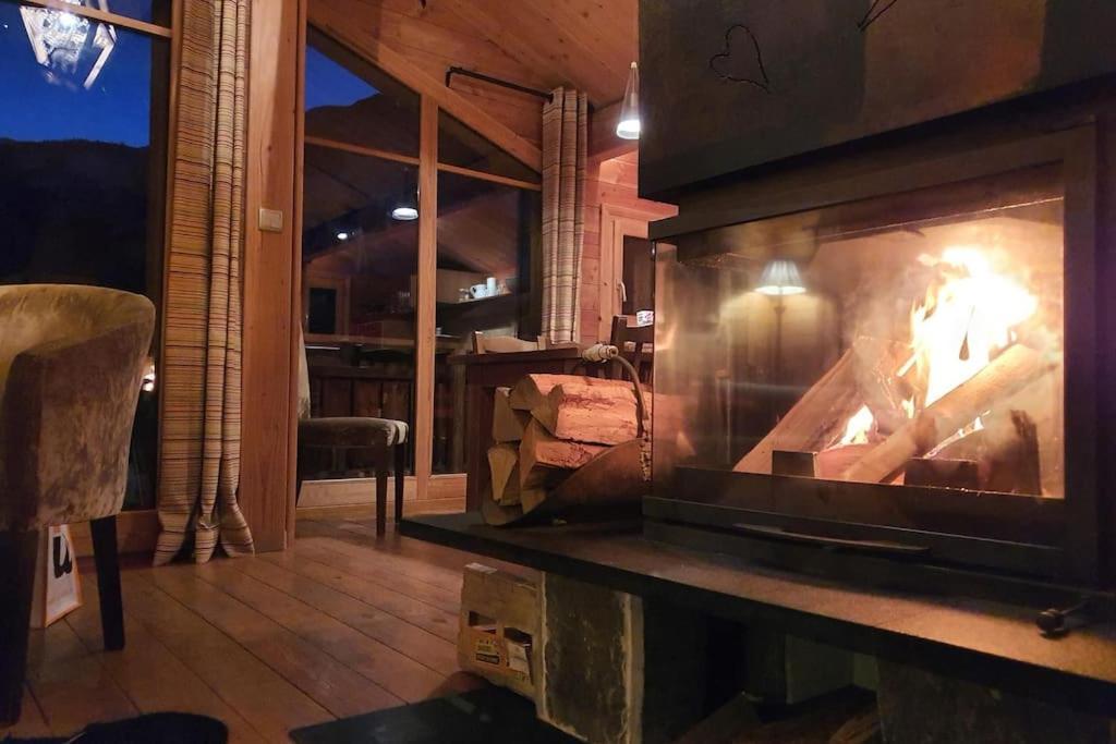 Cosy 4 Bedroom Chalet With Hot Tub Saint-Marcel  Buitenkant foto