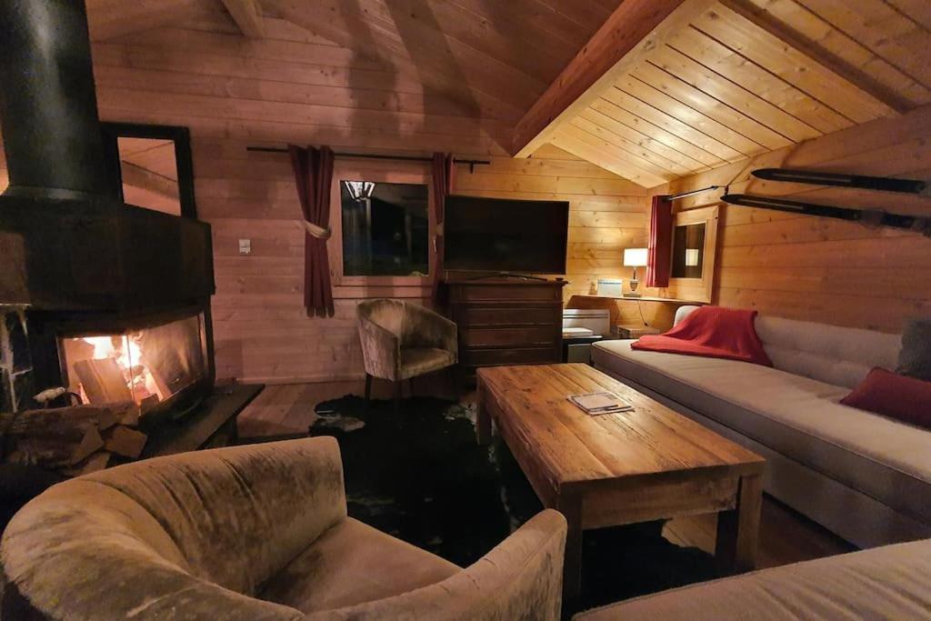 Cosy 4 Bedroom Chalet With Hot Tub Saint-Marcel  Buitenkant foto