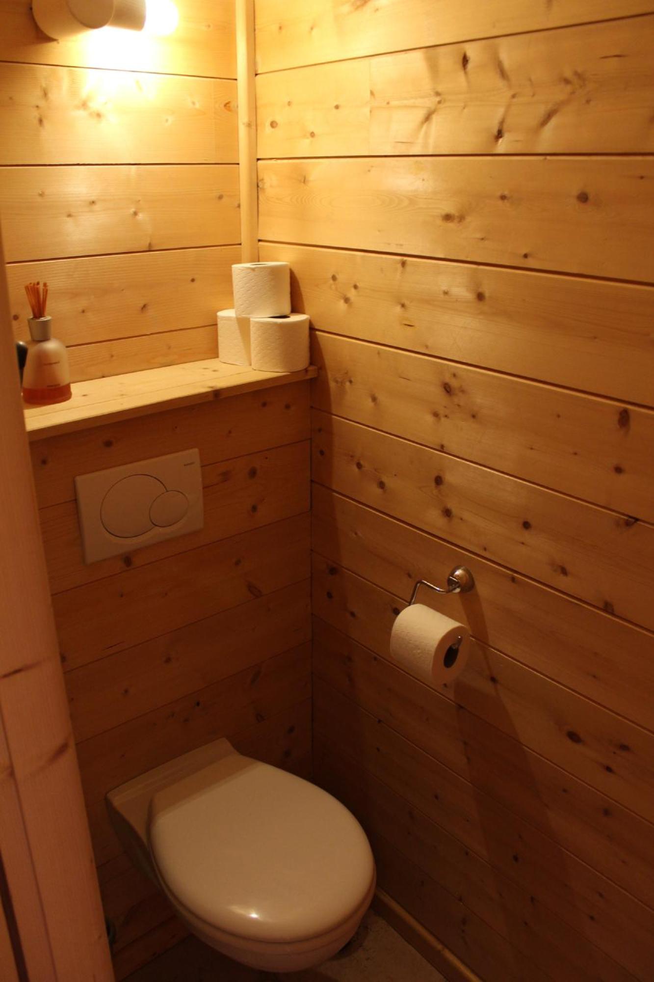 Cosy 4 Bedroom Chalet With Hot Tub Saint-Marcel  Buitenkant foto