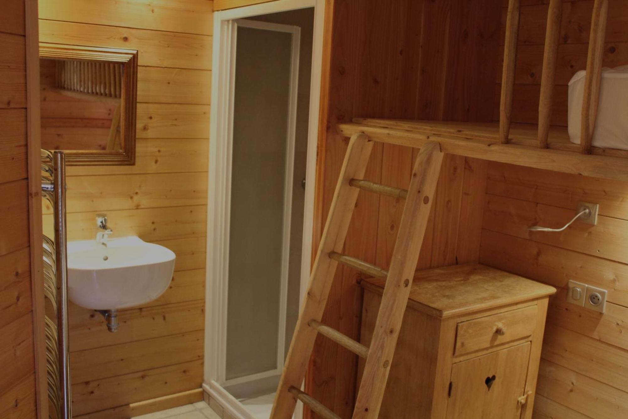 Cosy 4 Bedroom Chalet With Hot Tub Saint-Marcel  Buitenkant foto
